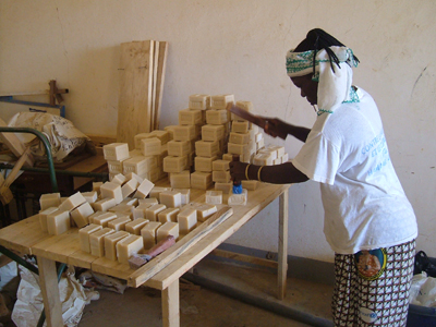 Formation en savonnerie à la Maison de la Femme